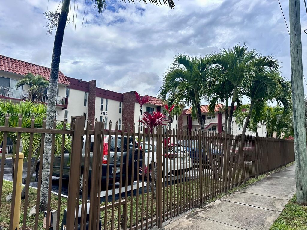 2385 NW 11th Street B16, Miami, FL 33125