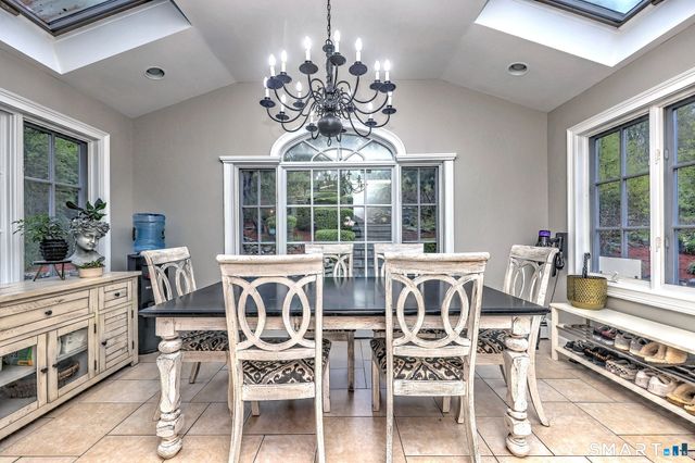 16 Wolf Tree Drive, Woodbridge, CT 06525