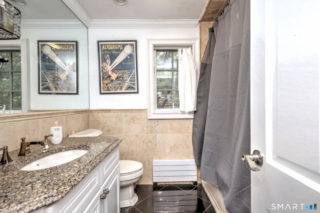 16 Wolf Tree Drive, Woodbridge, CT 06525