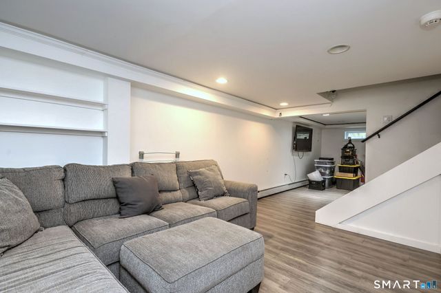 16 Wolf Tree Drive, Woodbridge, CT 06525