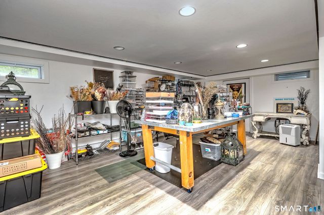 16 Wolf Tree Drive, Woodbridge, CT 06525