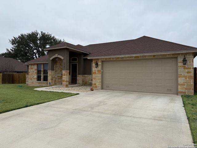 1745 CrookedCreek, Pleasanton, TX 78064