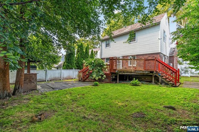 27 Grayson Place, Teaneck, NJ 07666