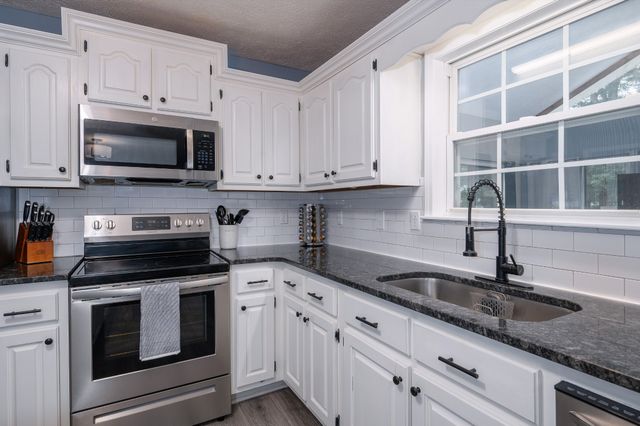 115 Pin Oaks Ln, Hohenwald, TN 38462
