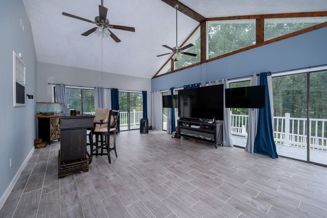 115 Pin Oaks Ln, Hohenwald, TN 38462