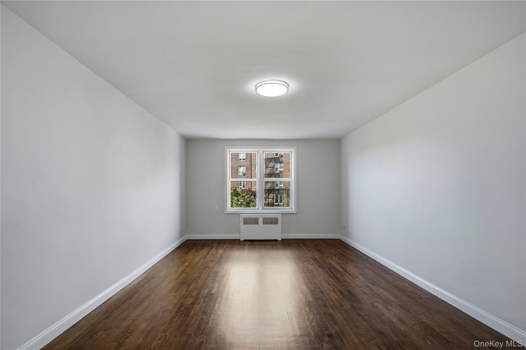 74-45 Yellowstone Boulevard 4G, Rego Park, NY 11374 — photo 4