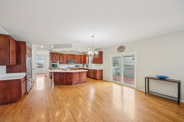 1967 N Meryls Terrace, Palatine, IL 60074
