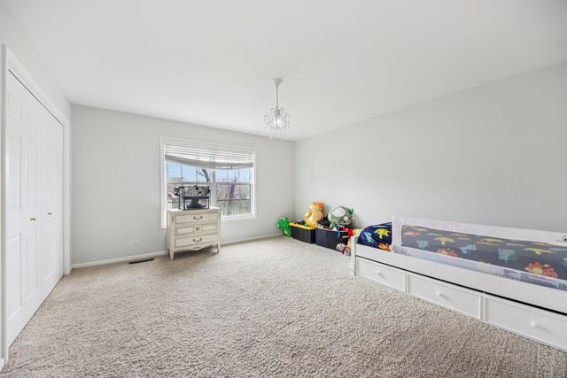 1967 N Meryls Terrace, Palatine, IL 60074
