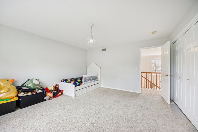 1967 N Meryls Terrace, Palatine, IL 60074