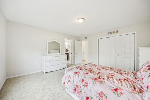 1967 N Meryls Terrace, Palatine, IL 60074
