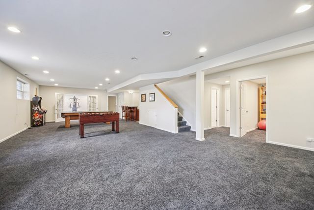 1967 N Meryls Terrace, Palatine, IL 60074