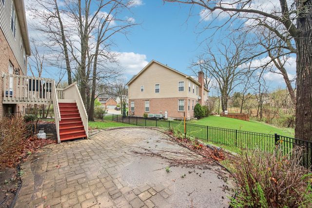 1967 N Meryls Terrace, Palatine, IL 60074