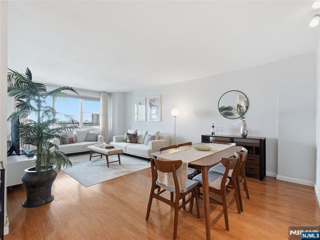 6600 Boulevard E 19H, West New York, NJ 07093