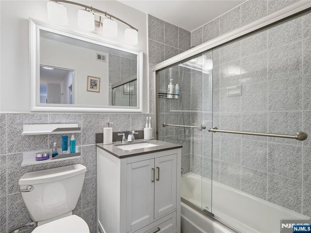 6600 Boulevard E 19H, West New York, NJ 07093