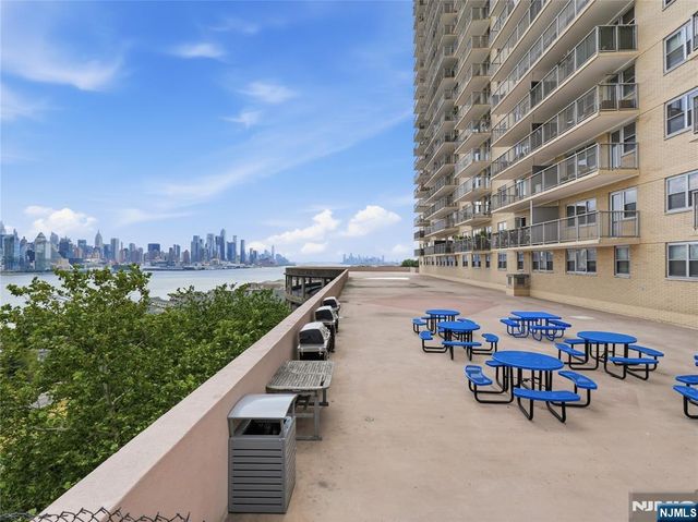 6600 Boulevard E 19H, West New York, NJ 07093