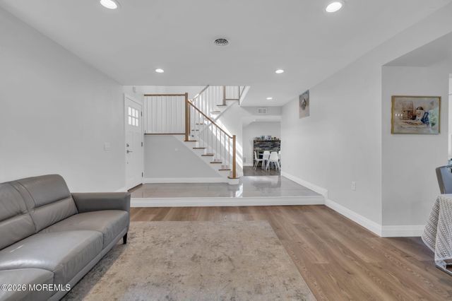 1 Deer Lane, Jackson, NJ 08527