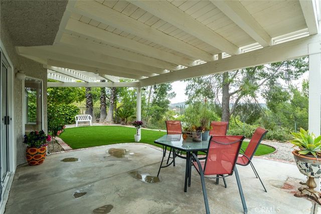 21714 Agajanian, Saugus, CA 91350