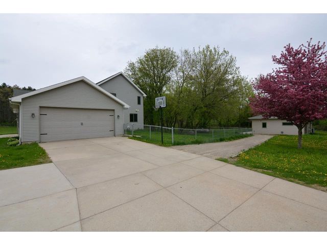 4805 Schneider Drive, Fitchburg, WI 53575