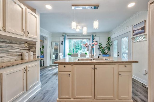 4015 E 67TH Terrace, Kansas City, MO 64132