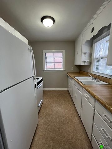 130 S 38th Street, Lincoln, NE 68510