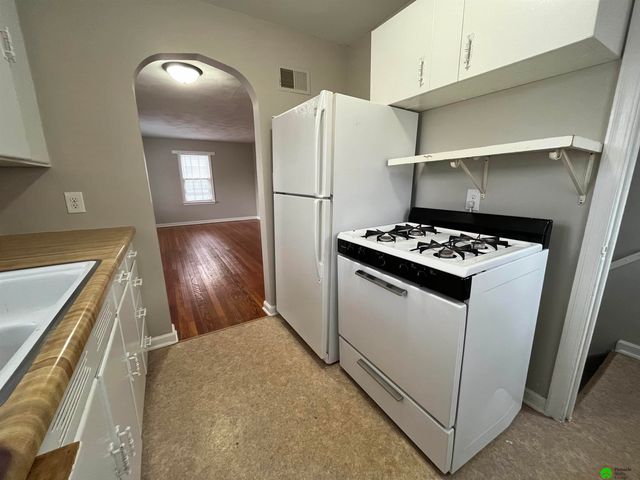 130 S 38th Street, Lincoln, NE 68510