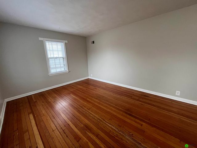 130 S 38th Street, Lincoln, NE 68510