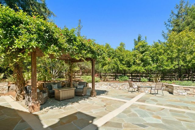 335 Bridlewood Court, Santa Cruz, CA 95060