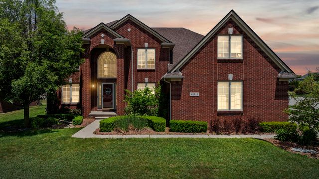 18913 Strongford Drive, Macomb Twp, MI 48044