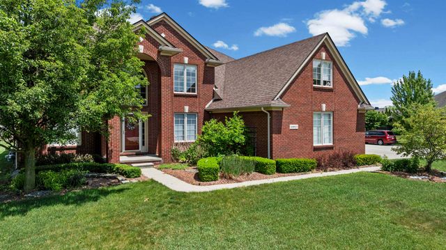 18913 Strongford Drive, Macomb Twp, MI 48044