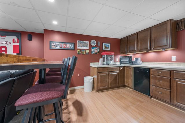 18913 Strongford Drive, Macomb Twp, MI 48044