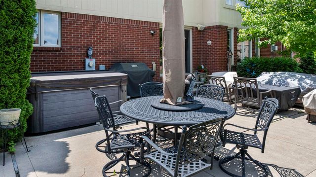 18913 Strongford Drive, Macomb Twp, MI 48044