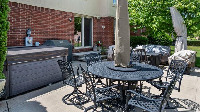 18913 Strongford Drive, Macomb Twp, MI 48044
