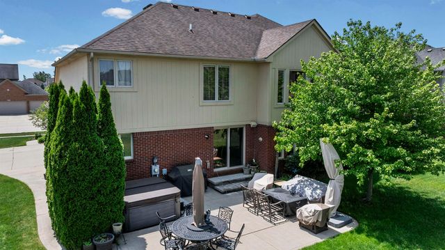 18913 Strongford Drive, Macomb Twp, MI 48044