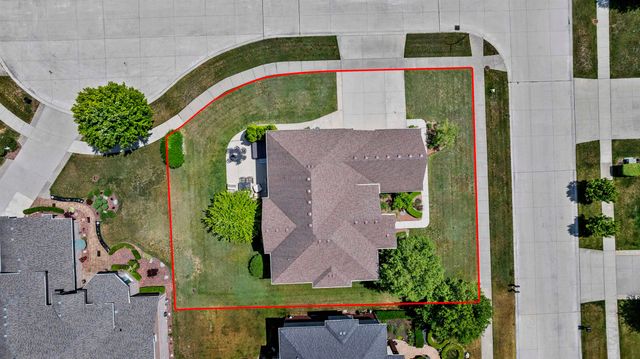 18913 Strongford Drive, Macomb Twp, MI 48044