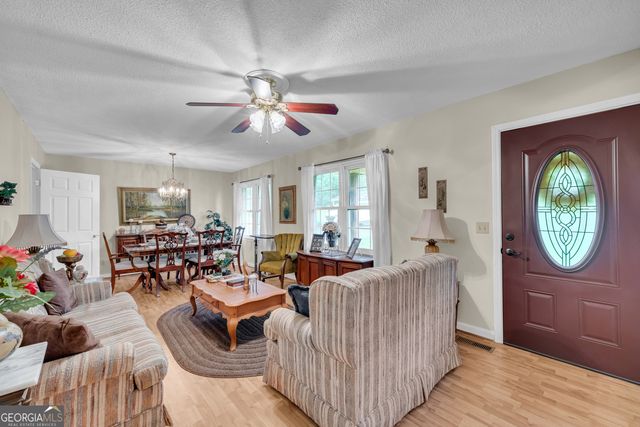 751 Collier Road, Toccoa, GA 30577