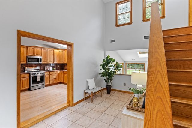 10 Walnut Road, Chelmsford, MA 01824