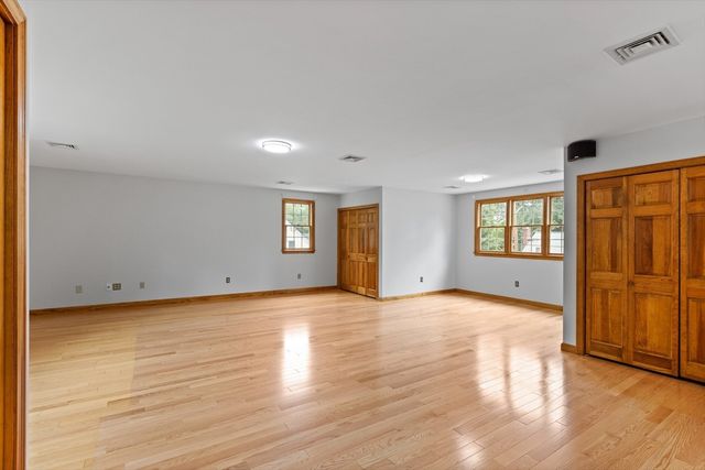 10 Walnut Road, Chelmsford, MA 01824
