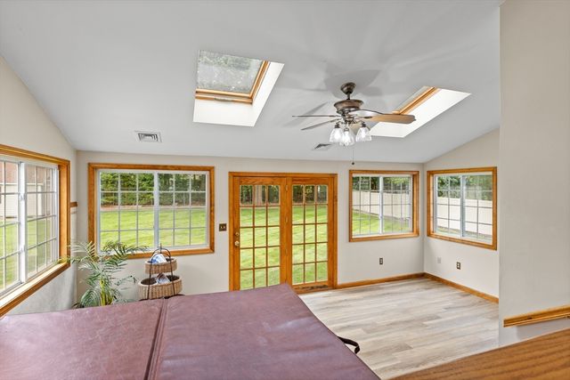10 Walnut Road, Chelmsford, MA 01824