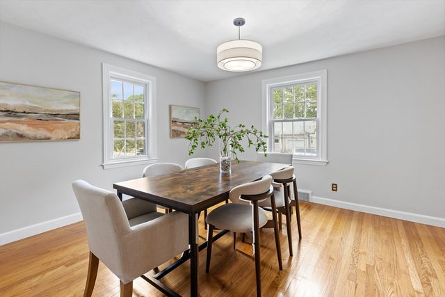 10 Walnut Road, Chelmsford, MA 01824