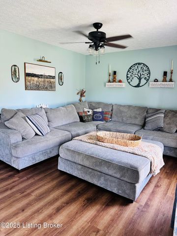 11703 Dearing Woods Dr, Louisville, KY 40272