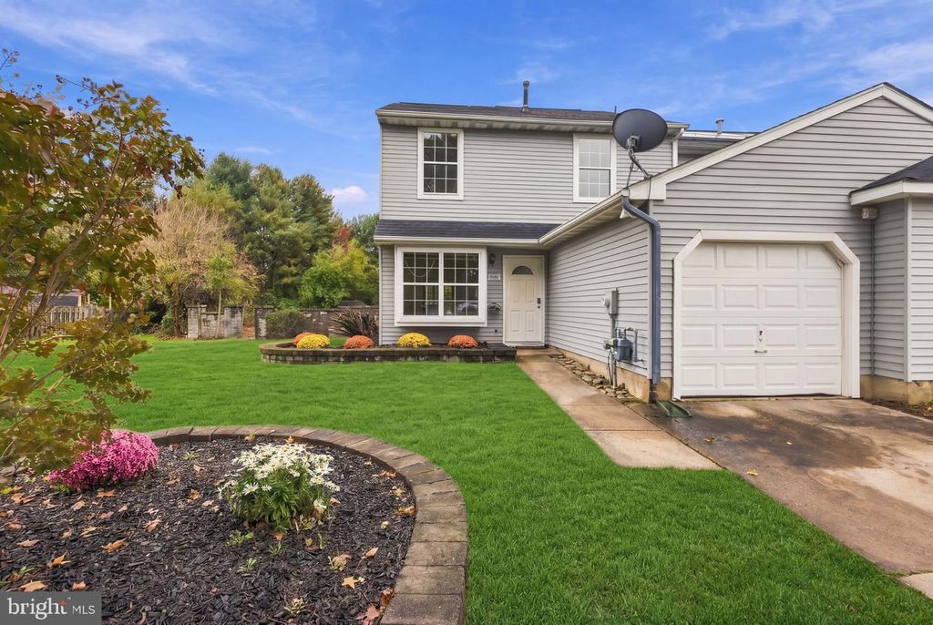 216 S HILL DR, Westampton, NJ 08060