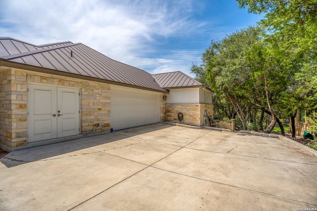 602 Didgeridoo Trl, New Braunfels, TX 78132
