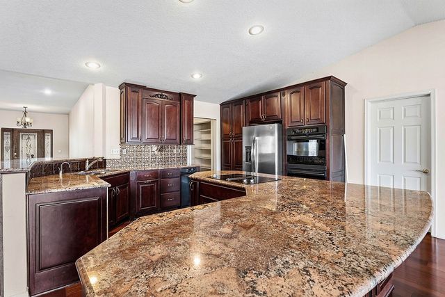 27 Tamworth Circle, Bella Vista, AR 72715