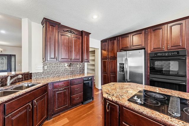 27 Tamworth Circle, Bella Vista, AR 72715