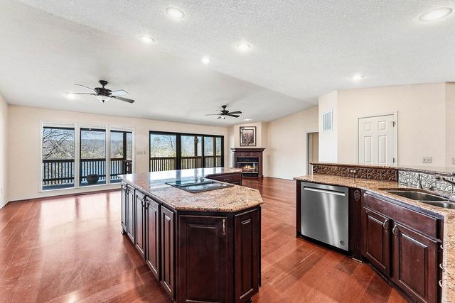 27 Tamworth Circle, Bella Vista, AR 72715