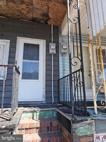 1033 E CENTRE ST, Mahanoy City, PA 17948