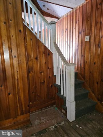 1033 E CENTRE ST, Mahanoy City, PA 17948
