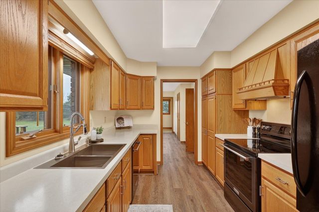 41615 M 43, Paw Paw, MI 49079