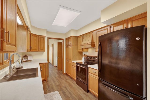 41615 M 43, Paw Paw, MI 49079