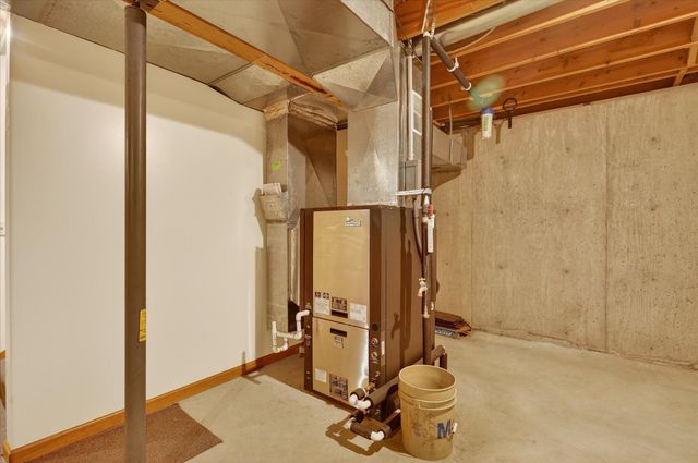 41615 M 43, Paw Paw, MI 49079